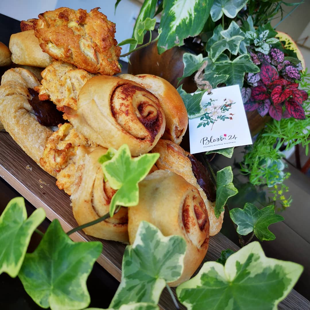 Baked Sweets And Plants Cafe