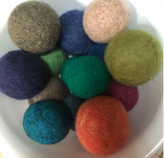 vStore feature image wool dryer balls Kreative Knits